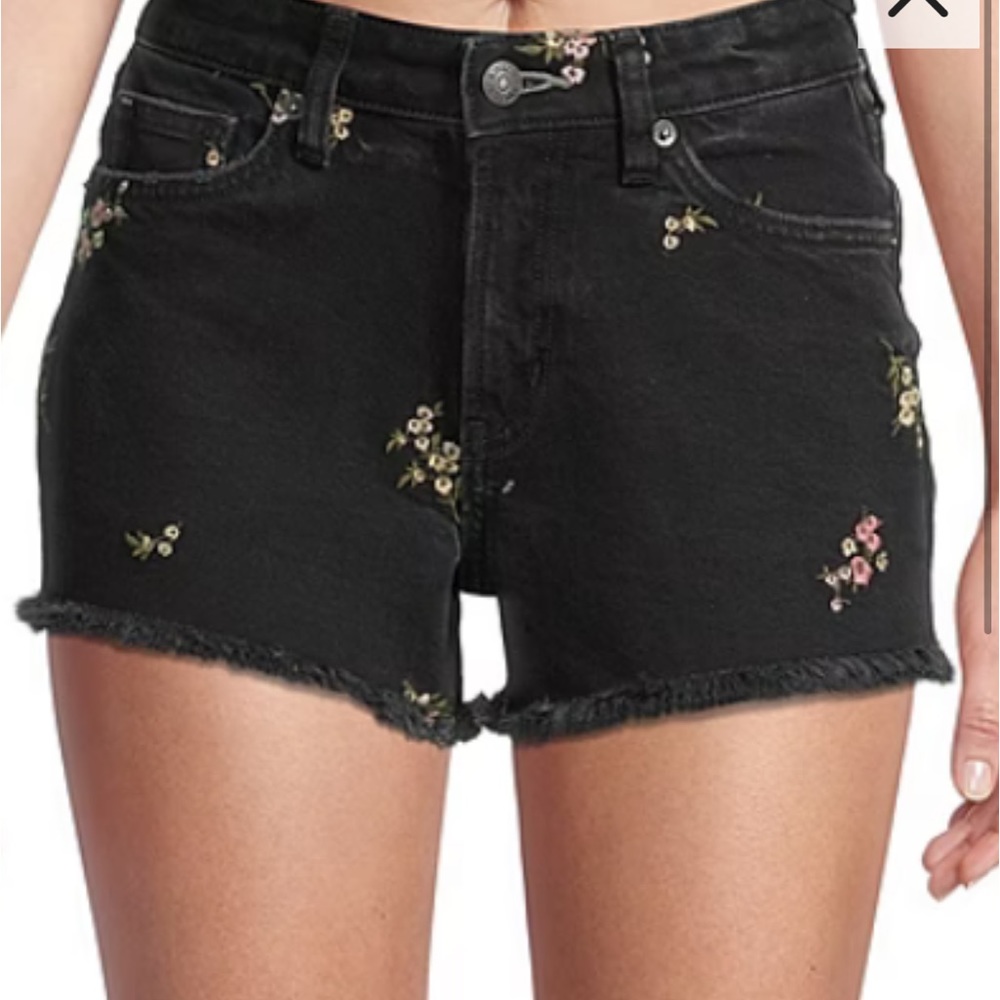 Arizona Womens High Rise Denim Short-Juniors Brand new. Floral embroidered short